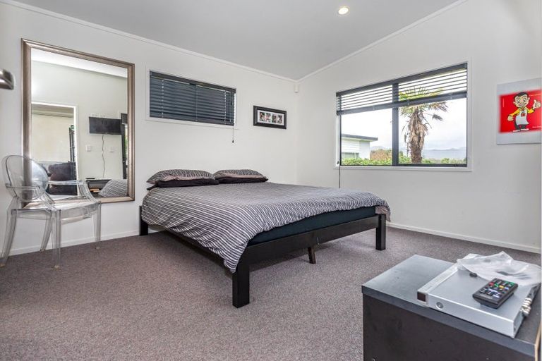 Photo of property in 146 Ocean Beach Road, Tairua, 3508