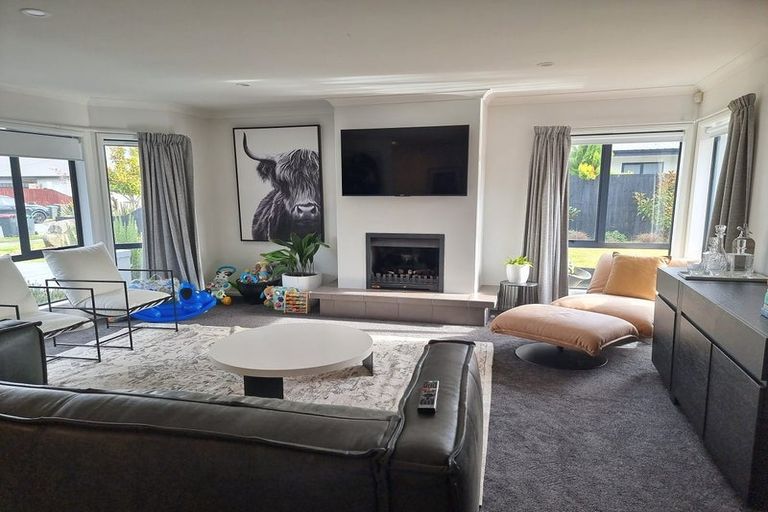 Photo of property in 18 Puhara Avenue, Parklands, Christchurch, 8083