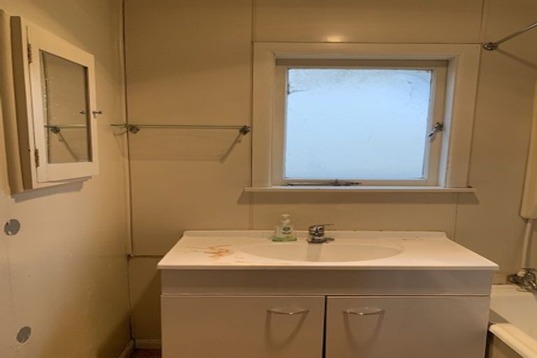 Photo of property in 1 Vine Street, Hillcrest, Hamilton, 3216