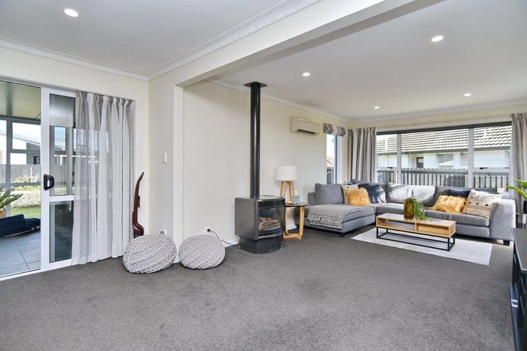 Photo of property in 6 Aspen Place, Parklands, Christchurch, 8083