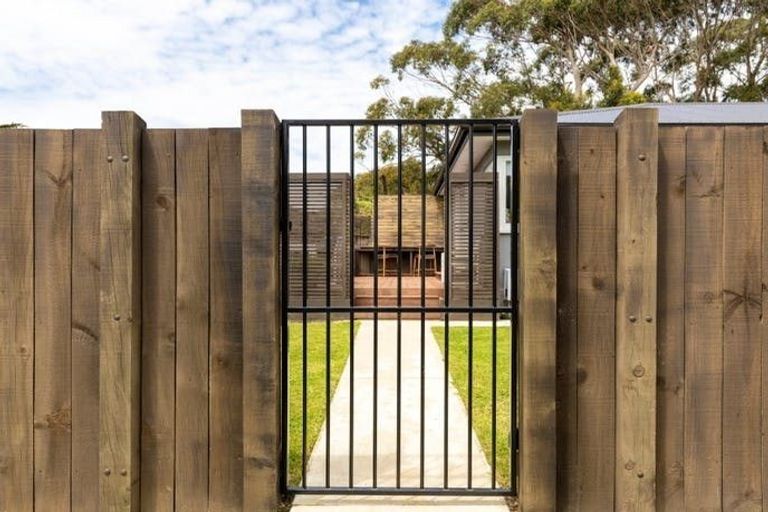 Photo of property in 201 Frankley Road, Frankleigh Park, New Plymouth, 4310