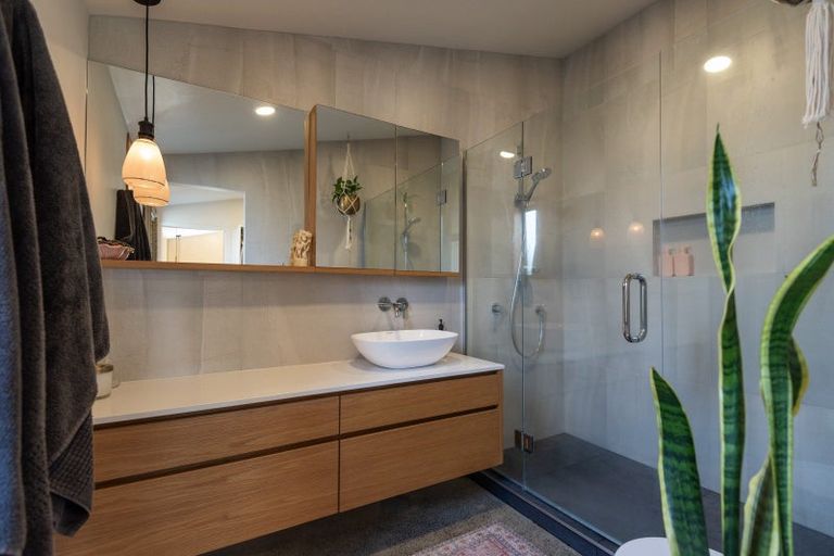 Photo of property in 60 Parkhill Road, Mellons Bay, Auckland, 2014