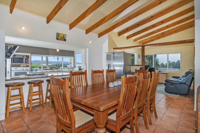 Photo of property in 14 Matakohe Place, Portland, Whangarei, 0178