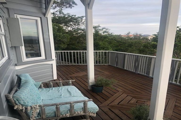 Photo of property in 112 Kelburn Parade, Kelburn, Wellington, 6012