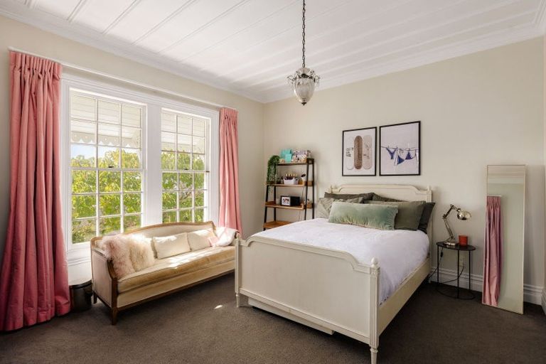 Photo of property in 52 Hinemoa Street, Birkenhead, Auckland, 0626