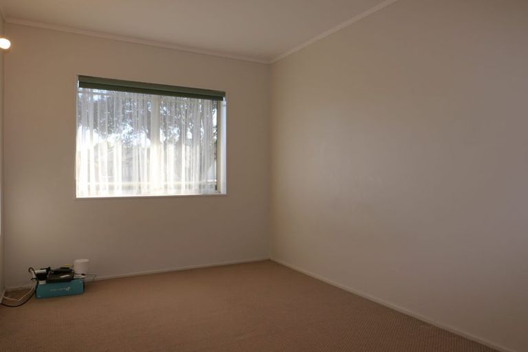 Photo of property in 69 Guildford Drive, Paraparaumu, 5032