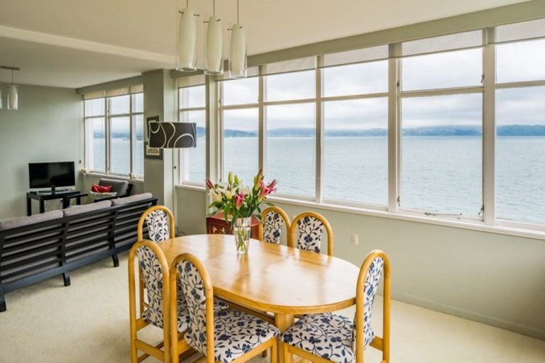 Photo of property in Rona House, 33 Rimu Street, Eastbourne, Lower Hutt, 5013