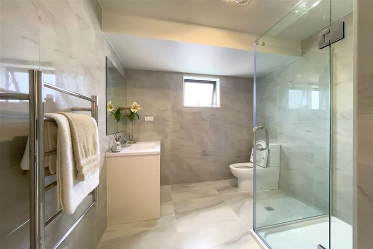 Photo of property in 25b Crestview Rise, Papakura, 2110