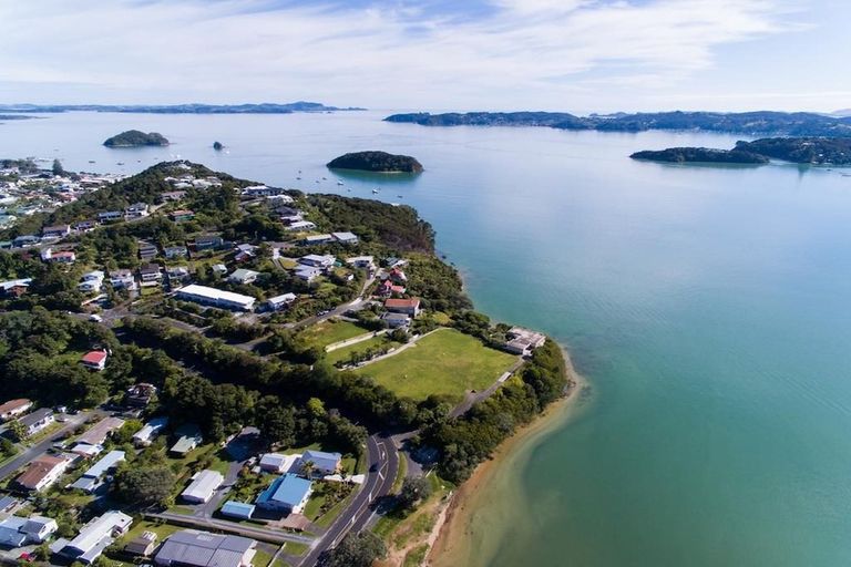 Photo of property in 1 Veronica Street, Paihia, 0200