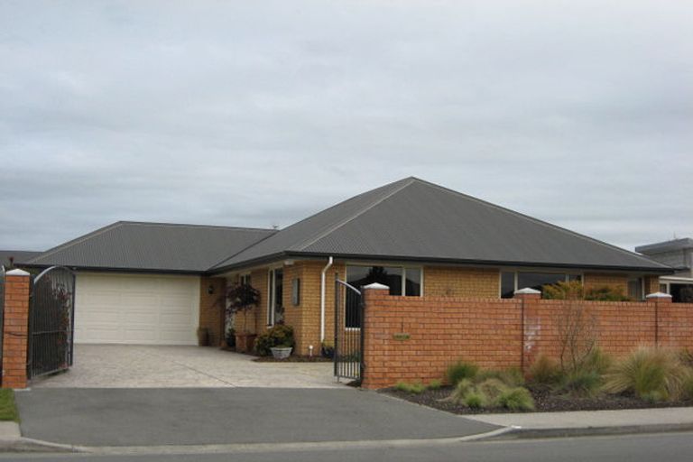 Photo of property in 1 Kensington Avenue, Rangiora, 7400