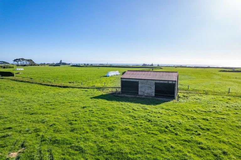 Photo of property in 306 Pungarehu Road, Pungarehu, 4685