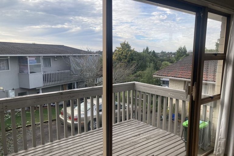 Photo of property in 1/83 Daffodil Street, Titirangi, Auckland, 0604