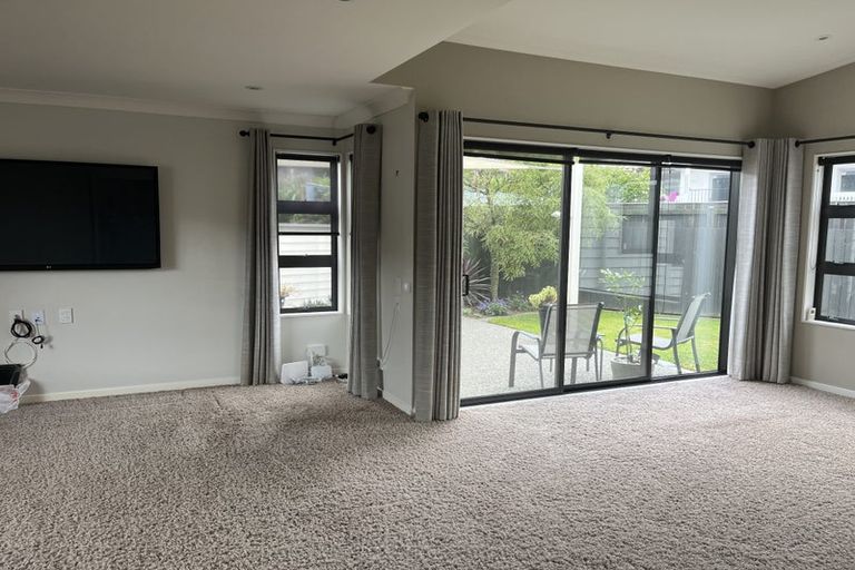 Photo of property in 10 Sun Valley Way, Wainuiomata, Lower Hutt, 5014