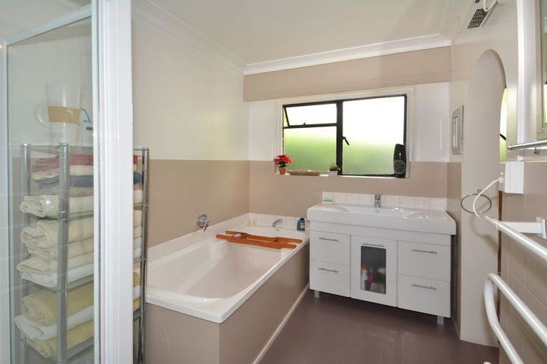 Photo of property in 18 Derwent Street, Helensburgh, Dunedin, 9010