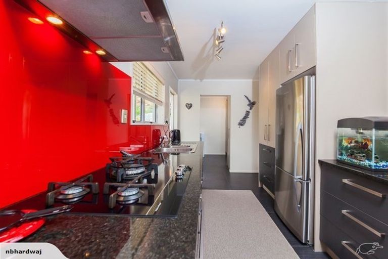 Photo of property in 18 Garton Drive, Massey, Auckland, 0614