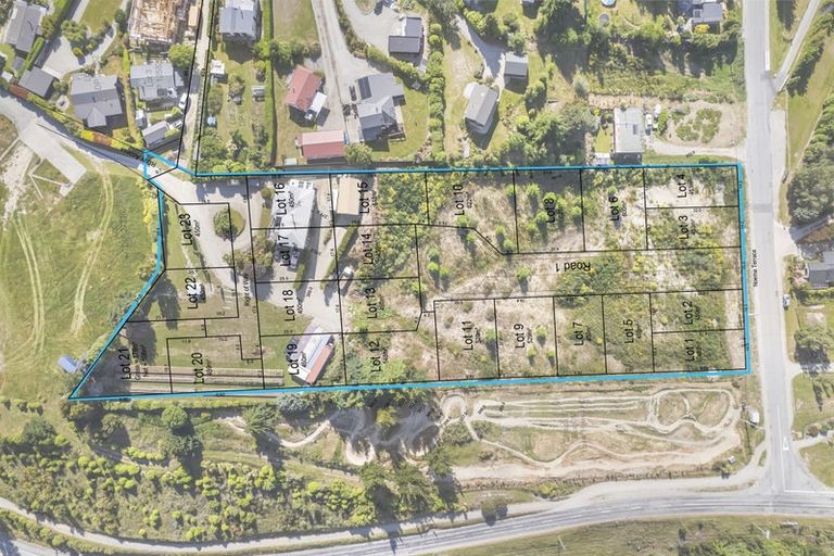 Photo of property in 17 Parry Crescent, Lake Hawea, 9382