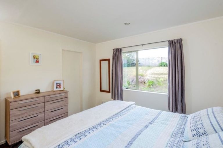 Photo of property in 5 Barrett Drive, Waikanae Beach, Waikanae, 5036