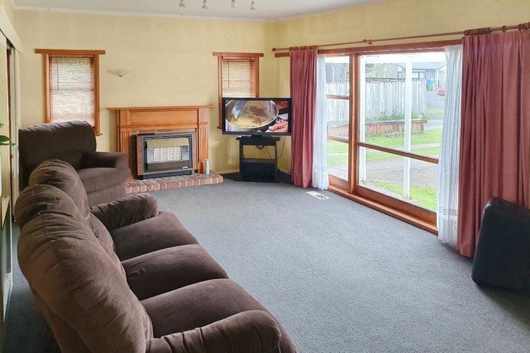 Photo of property in 16 Oxford Street, Fairfield, Hamilton, 3214