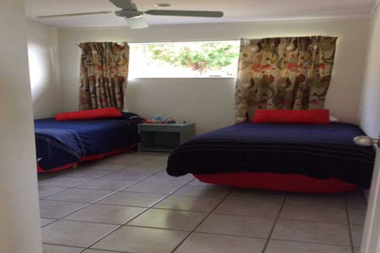 Photo of property in 18 Orewa Heights Crescent, Orewa, 0931