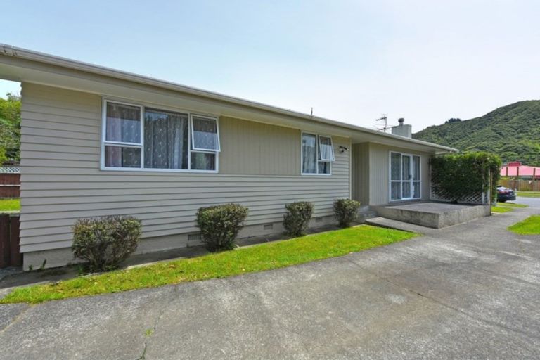 Photo of property in 14 California Drive, Totara Park, Upper Hutt, 5018