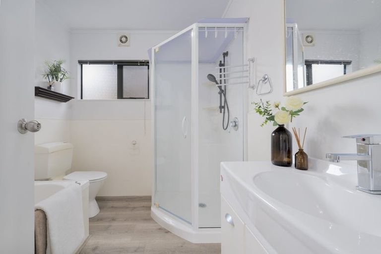 Photo of property in 257 Glengarry Road, Glen Eden, Auckland, 0602