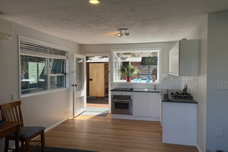 Photo of property in 1/94 Oxford Street, Lyttelton, 8082