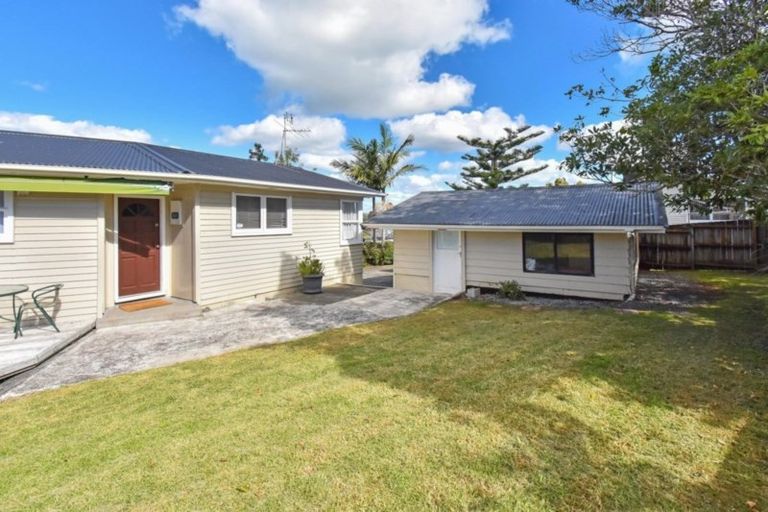 Photo of property in 10 Mcquarrie Avenue, Wattle Downs, Auckland, 2103