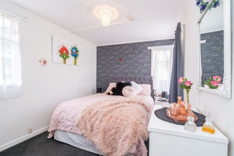 Photo of property in 6 Geddes Street, Green Island, Dunedin, 9018