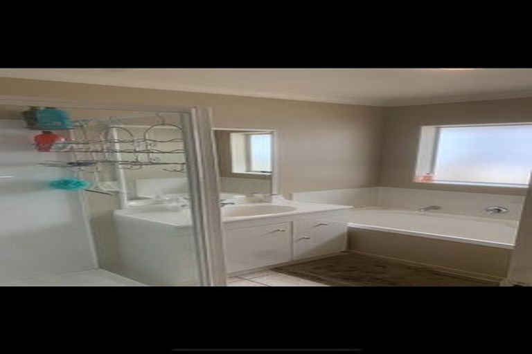 Photo of property in 12 Innisowen Place, Flat Bush, Auckland, 2019