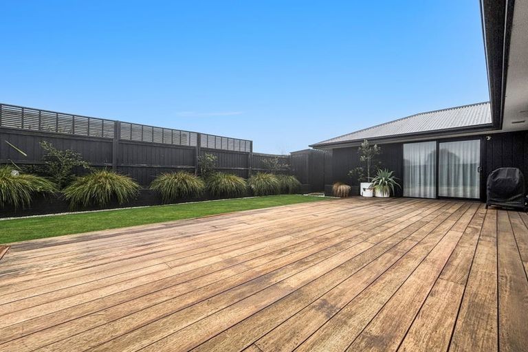 Photo of property in 17 Fairbairn Road, Rolleston, 7614