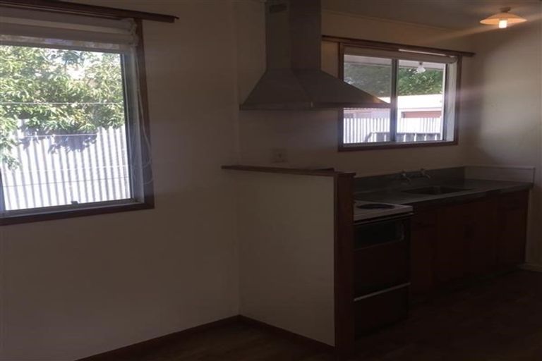 Photo of property in 2/1012 Plunket Street, Saint Leonards, Hastings, 4120