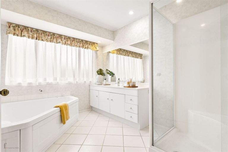 Photo of property in 10 Suncrest Drive, West Harbour, Auckland, 0618