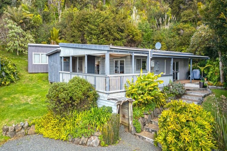 Photo of property in 33 Puriri Road, Te Kouma, Coromandel, 3581