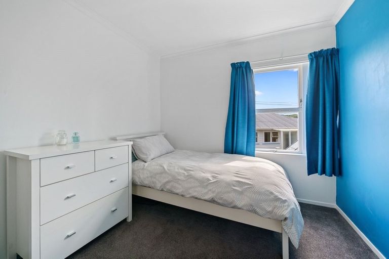 Photo of property in 18 Saint Edmund Crescent, Tawa, Wellington, 5028