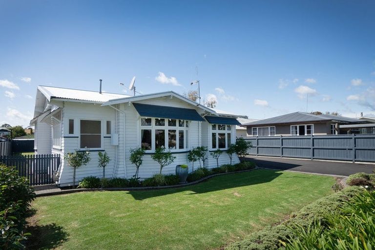 Photo of property in 21 Burns Avenue, Takaro, Palmerston North, 4412