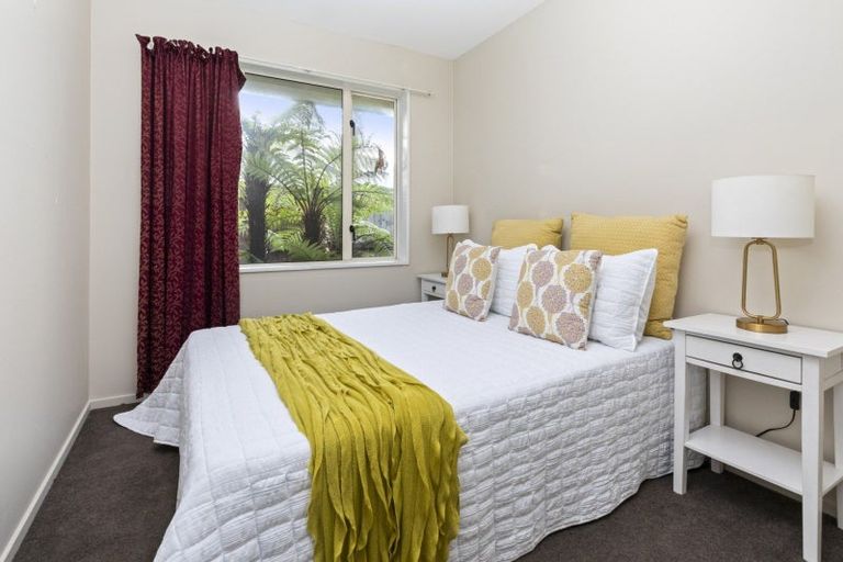 Photo of property in 10 Fieldmoor Place, Parklands, Christchurch, 8083