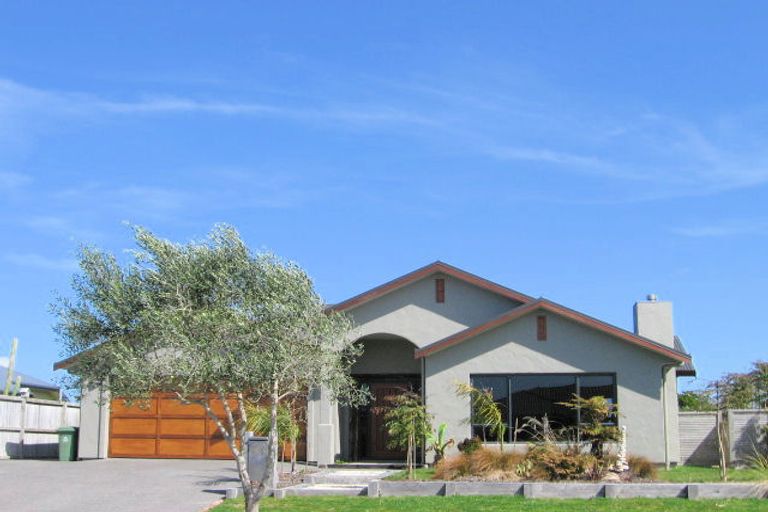 Photo of property in 68 Calypso Drive, Papamoa Beach, Papamoa, 3118