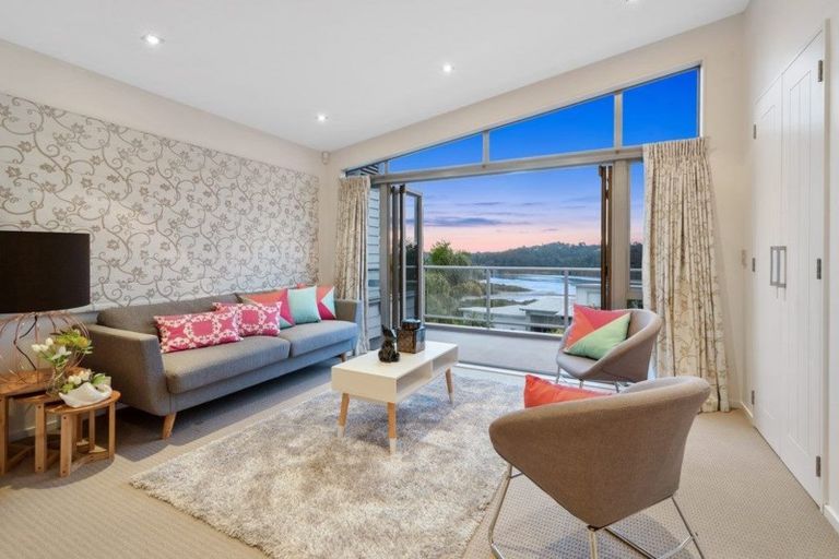 Photo of property in 108 Kittiwake Drive, Schnapper Rock, Auckland, 0632