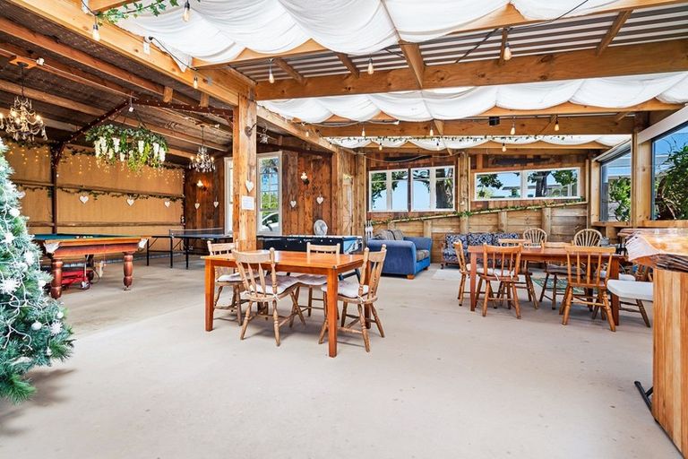 Photo of property in 73 Owhiwa Road, Parua Bay, Onerahi, 0192