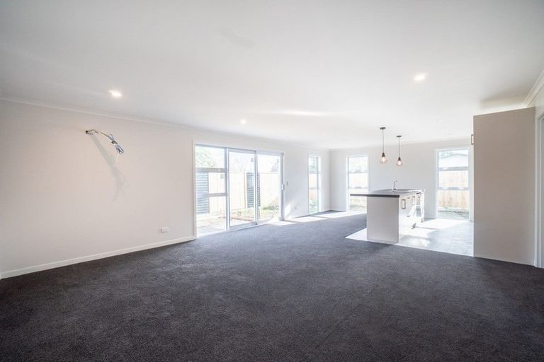 Photo of property in 42 Lombard Street, Palmerston North, 4410