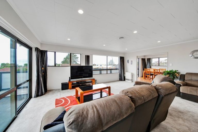 Photo of property in 25 Truby King Street, Merrilands, New Plymouth, 4312