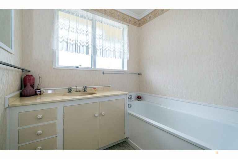 Photo of property in 5b Cameron Street, Waimate, 7924