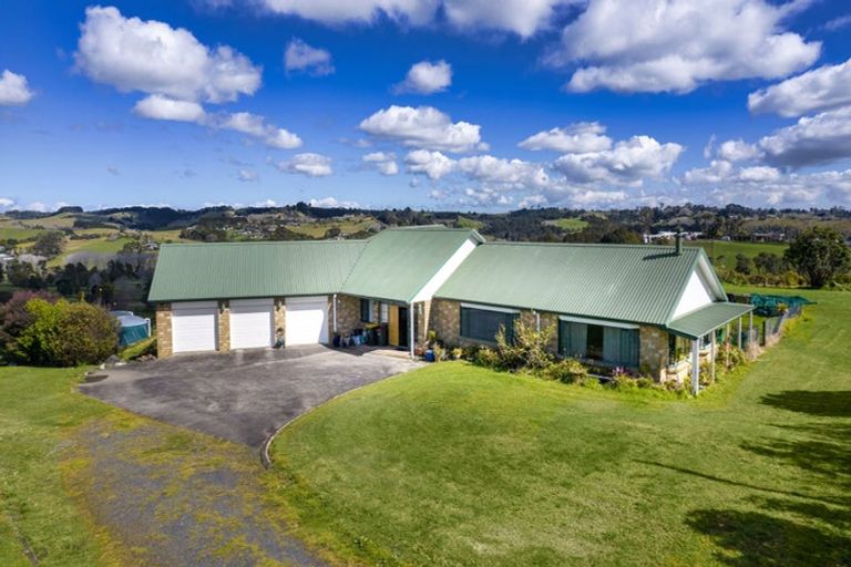 Photo of property in 91 Trig Road, Whitford, Howick, 2571