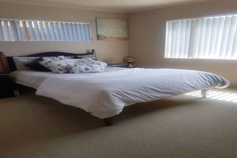 Photo of property in 2 Senator Drive, Manurewa, Auckland, 2105