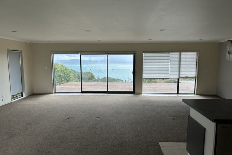 Photo of property in 1446 Whangaparaoa Road, Army Bay, Whangaparaoa, 0930
