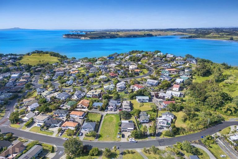 Photo of property in 47 Ferry Road, Arkles Bay, Whangaparaoa, 0932