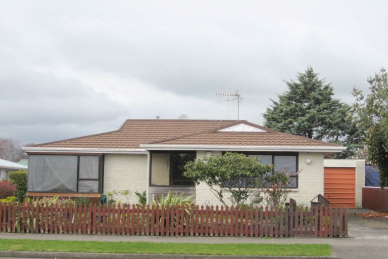 Photo of property in 50 Winchester Street, Levin, 5510