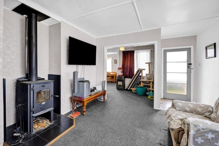 Photo of property in 30 Leicester Street, Patea, 4520