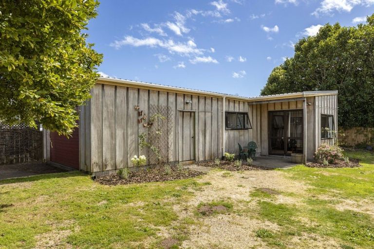Photo of property in 8 Tawa Street, Inglewood, 4330