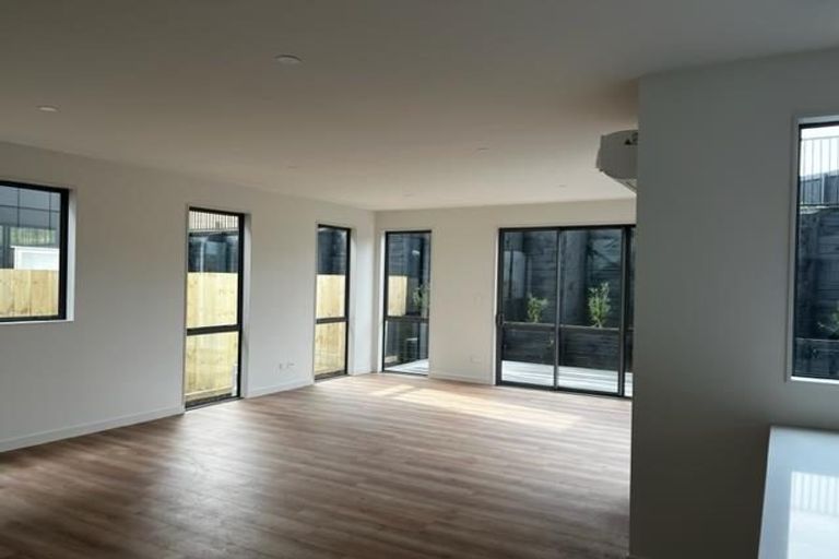 Photo of property in 43 Clara Road, Silverdale, 0932